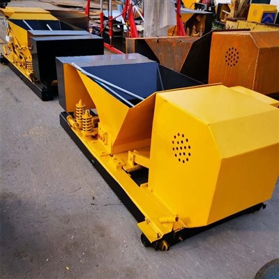 Maschine zur Herstellung von Betonbodenplatten|Maßgeschneiderte Fertigteillösung für den Bau
